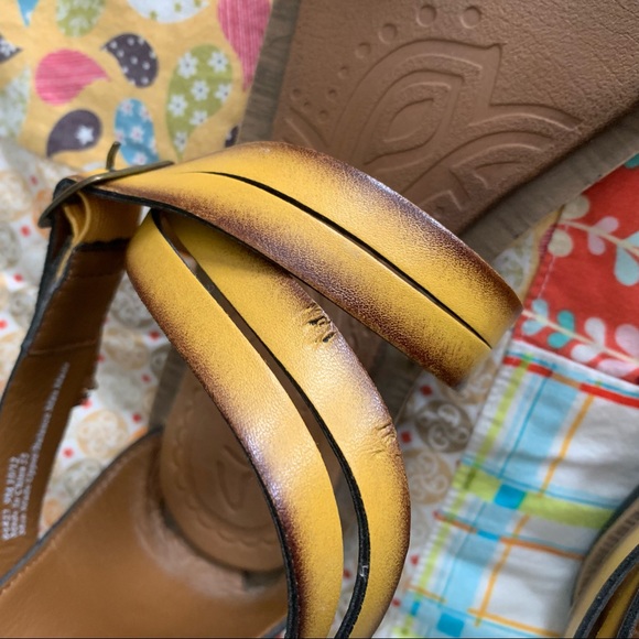 Clarks Sandals - Picture 7 of 8